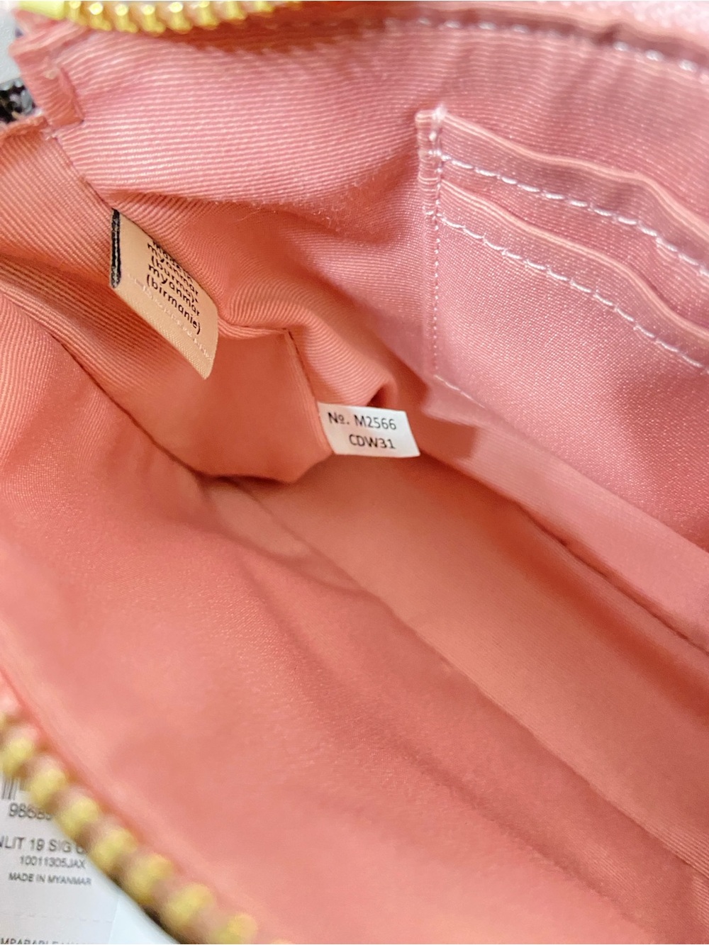 Authentic Coach Powder Pink Purse - Picture 4 of 5